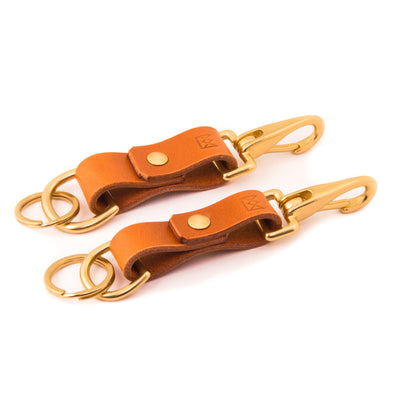 Kingston Barn English Bridle Leather Keychain in English Tan with Solid-Brass Equestrian Halter Snap